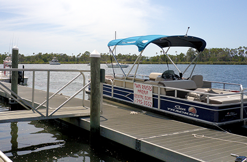 An image of one of our Sun Tracker pontoons docked.